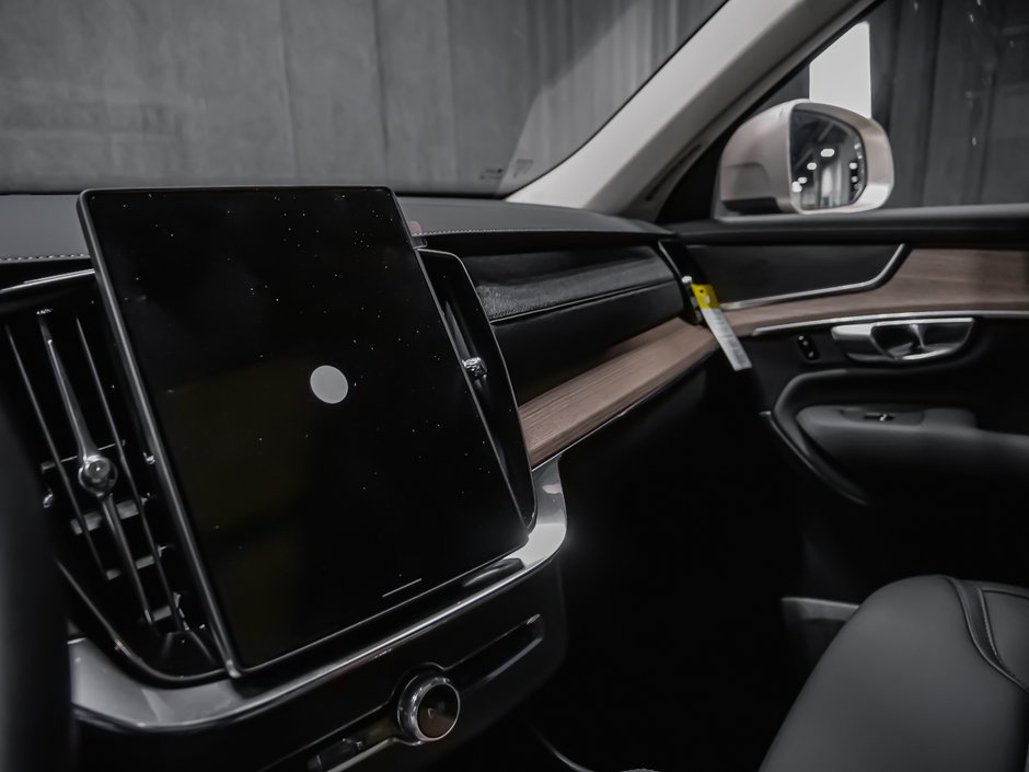 2026 Volvo XC90 Plug-in hybrid Plus 7-Seater (Bright Theme)-12