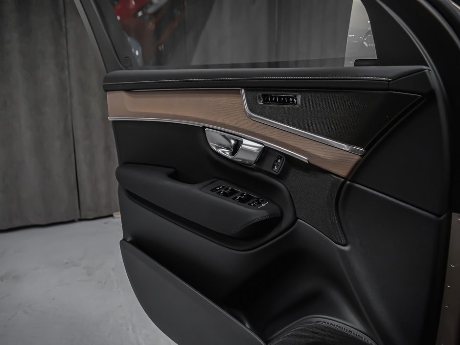 2026 Volvo XC90 Plug-in hybrid Plus 7-Seater (Bright Theme)-11