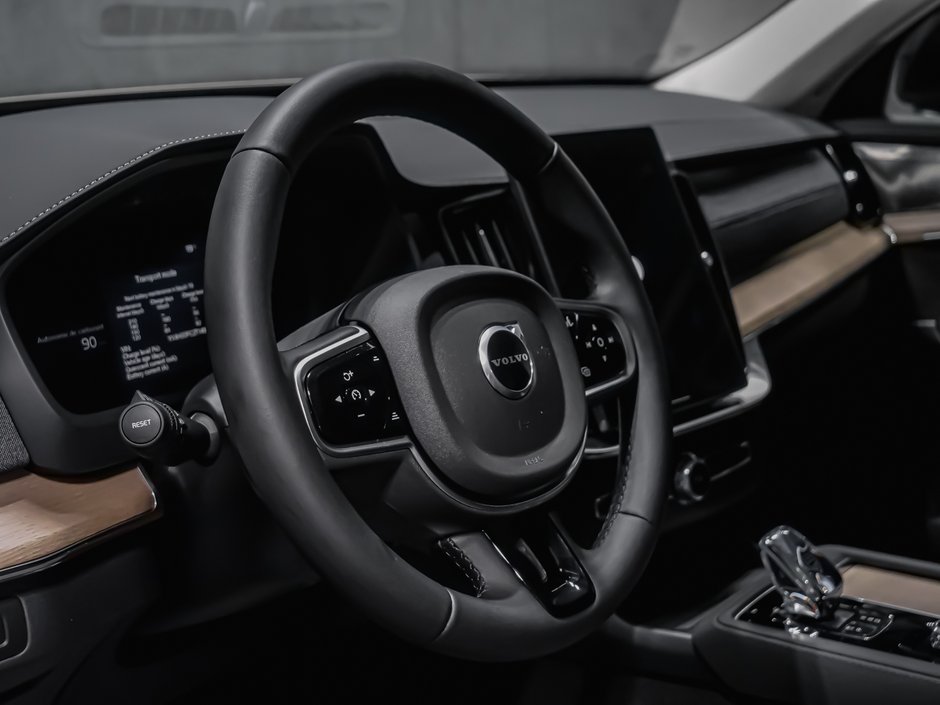 2026 Volvo XC90 Plug-in hybrid Plus 7-Seater (Dark Theme)-8