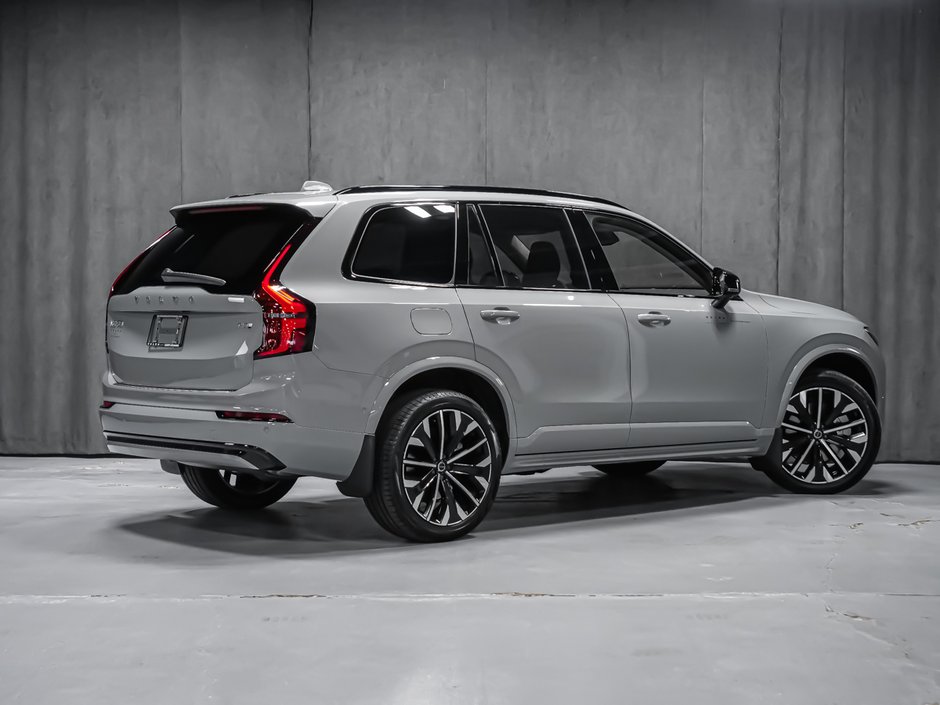 2026 Volvo XC90 Plug-in hybrid Plus 7-Seater (Dark Theme)-2