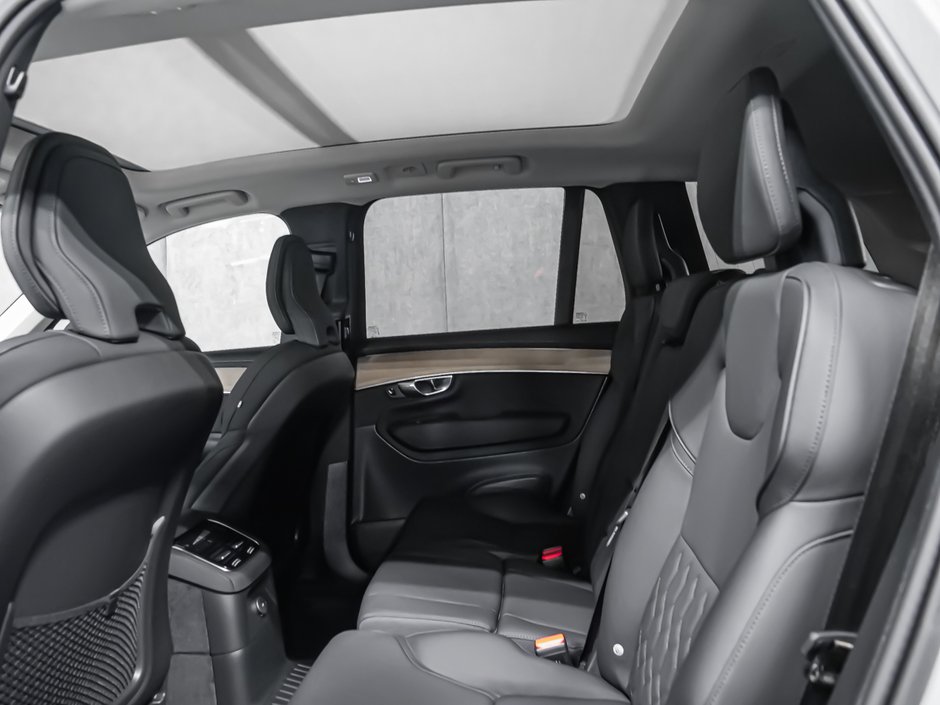 2026 Volvo XC90 Plug-in hybrid Plus 7-Seater (Dark Theme)-14