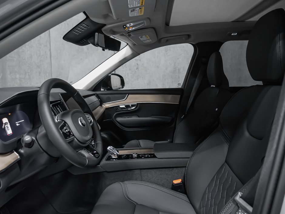 2026 Volvo XC90 Plug-in hybrid Plus 7-Seater (Dark Theme)-13