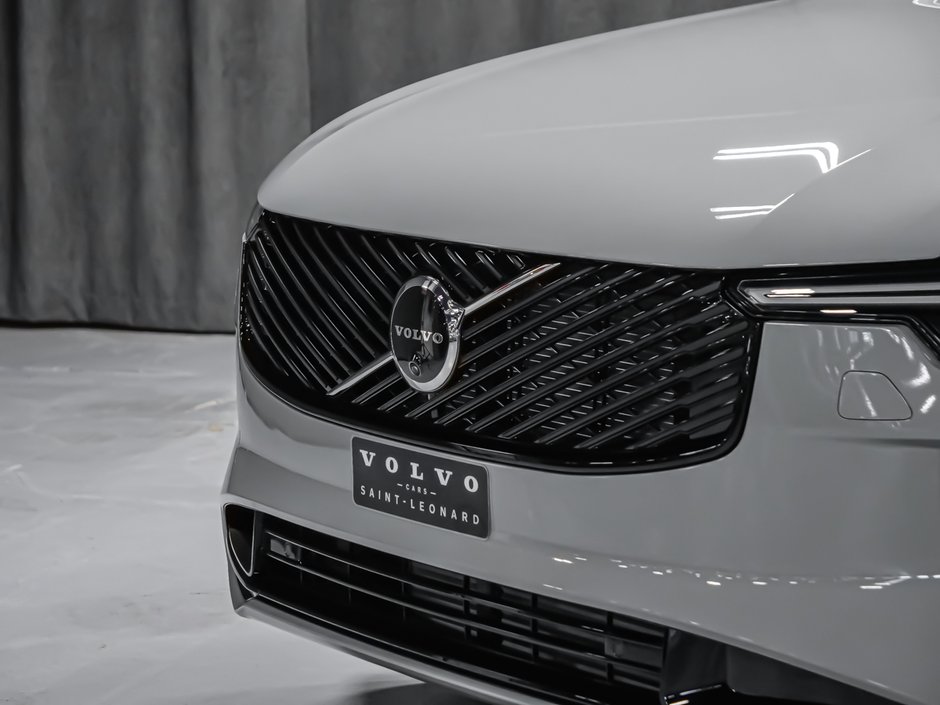 2026 Volvo XC90 Plug-in hybrid Plus 7-Seater (Dark Theme)-11