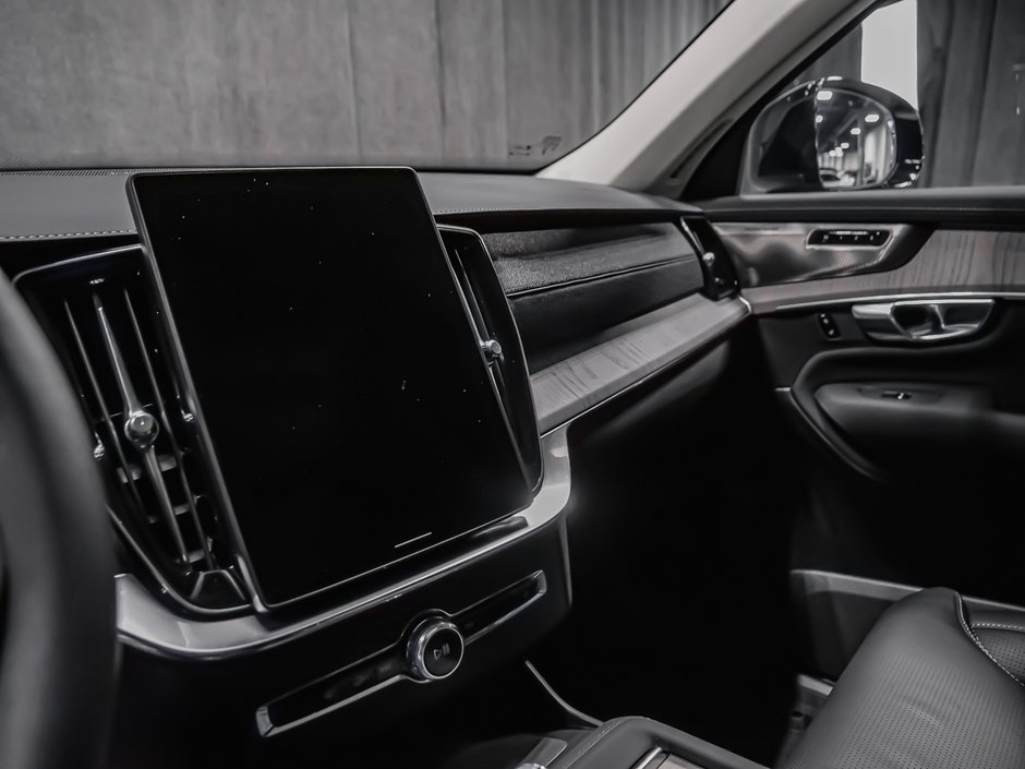 2026 Volvo XC90 Plug-in hybrid Ultra 7-Seater (Bright Theme)-12