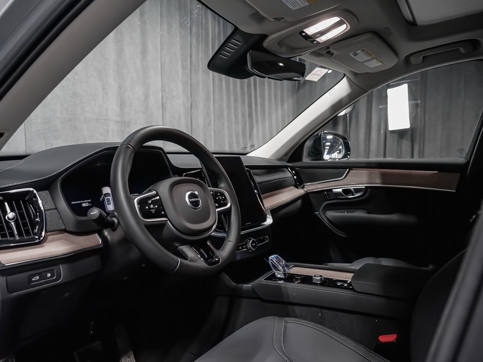 2026 Volvo XC90 Plug-in hybrid Plus 7-Seater (Dark Theme)-6