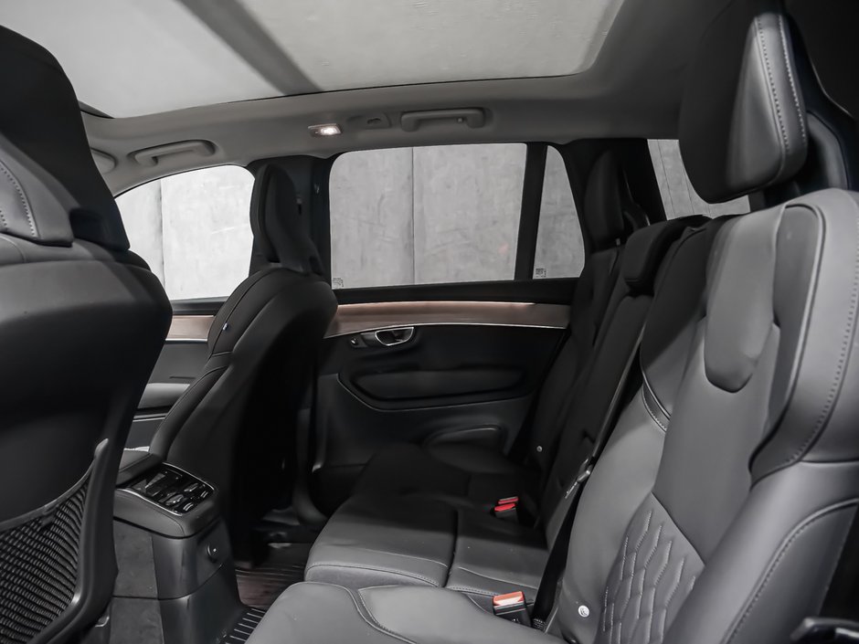 2026 Volvo XC90 Plug-in hybrid Plus 7-Seater (Dark Theme)-10