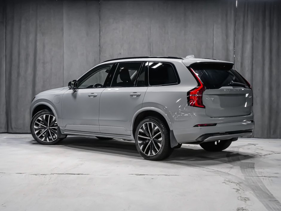 2026 Volvo XC90 Plug-in hybrid Plus 7-Seater (Dark Theme)-3