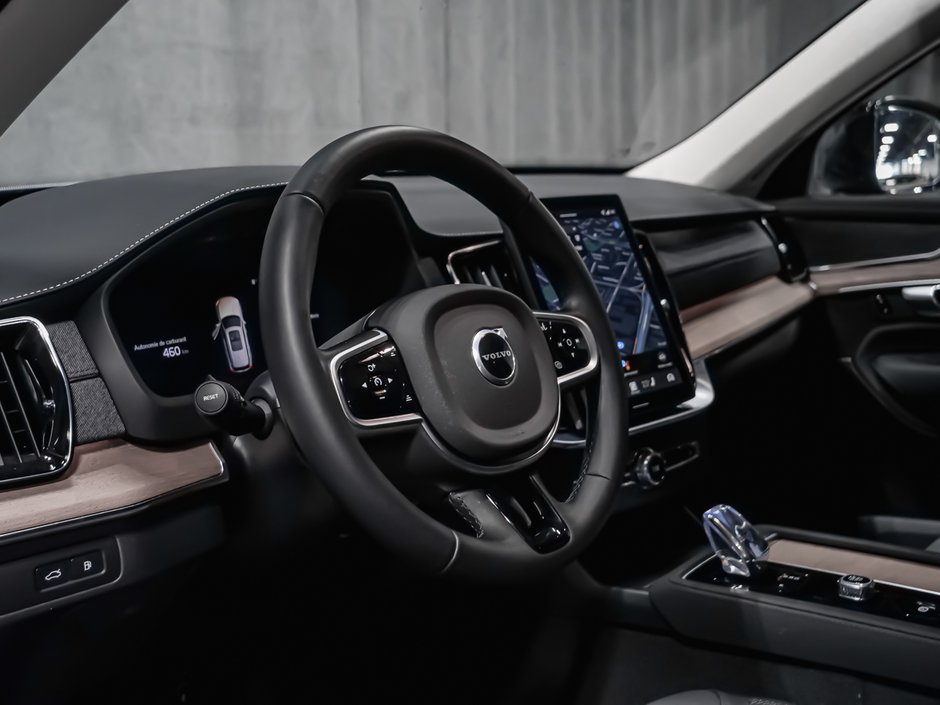 2026 Volvo XC90 Plug-in hybrid Plus 7-Seater (Dark Theme)-8