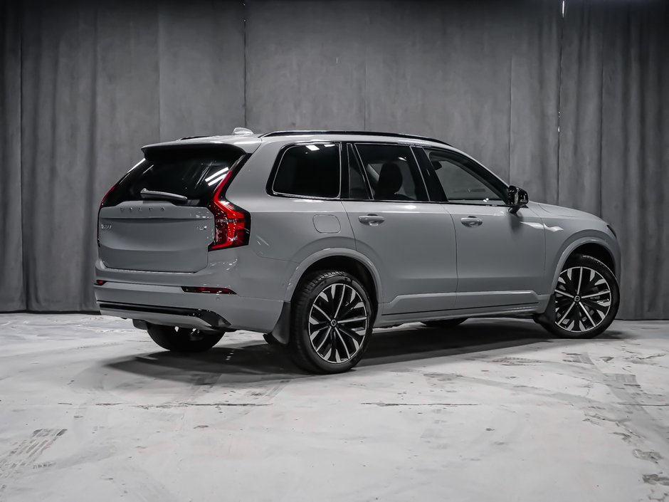 2026 Volvo XC90 Plug-in hybrid Plus 7-Seater (Dark Theme)-5