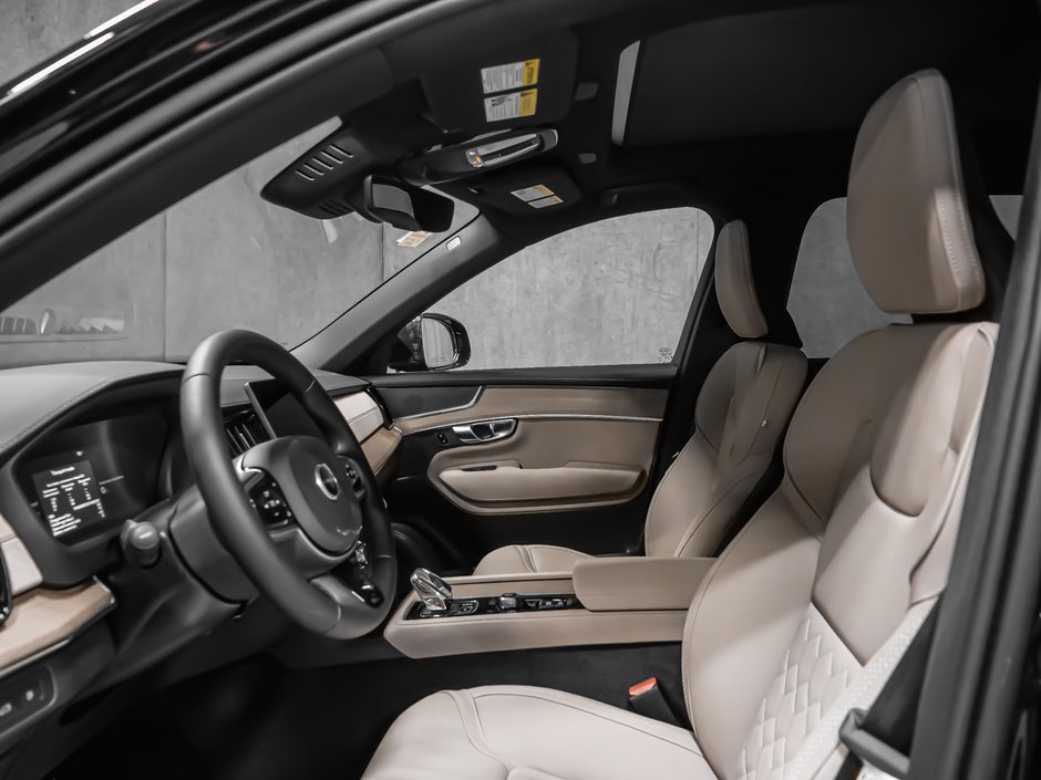 Volvo XC90 Plug-in hybrid Plus 7-Seater (Dark Theme) 2026-10