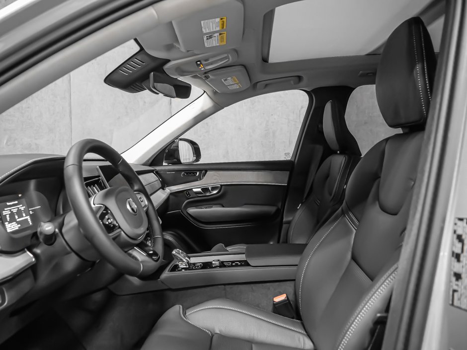 Volvo XC90 Plug-in hybrid Ultra 7-Seater (Dark Theme) 2026-12