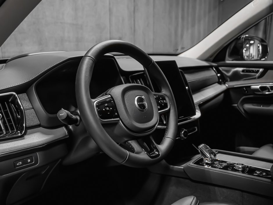 Volvo XC90 Plug-in hybrid Ultra 7-Seater (Dark Theme) 2026-8