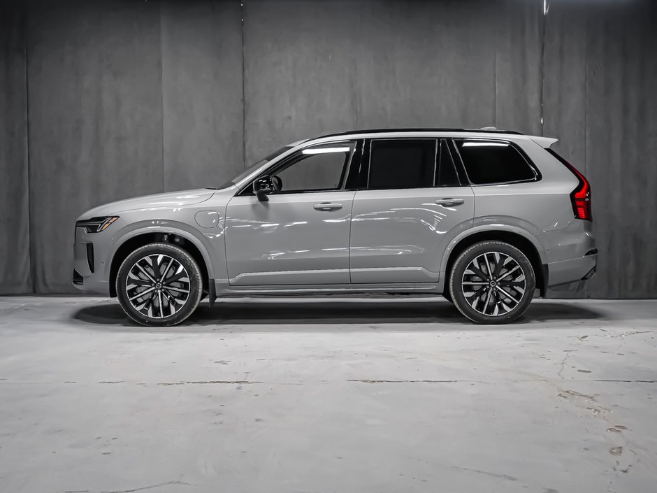 Volvo XC90 Plug-in hybrid Plus 7-Seater (Dark Theme) 2026-4