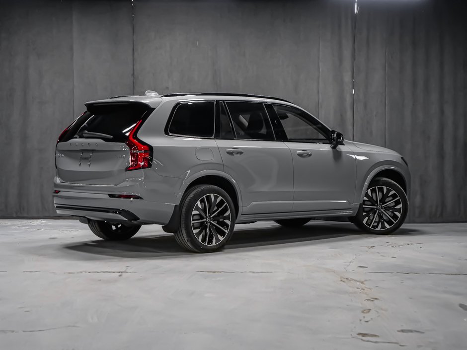 Volvo XC90 Plug-in hybrid Plus 7-Seater (Dark Theme) 2026-2