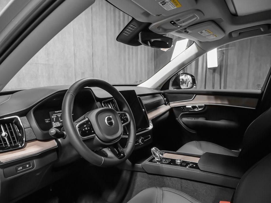 Volvo XC90 Plug-in hybrid Plus 7-Seater (Dark Theme) 2026-6