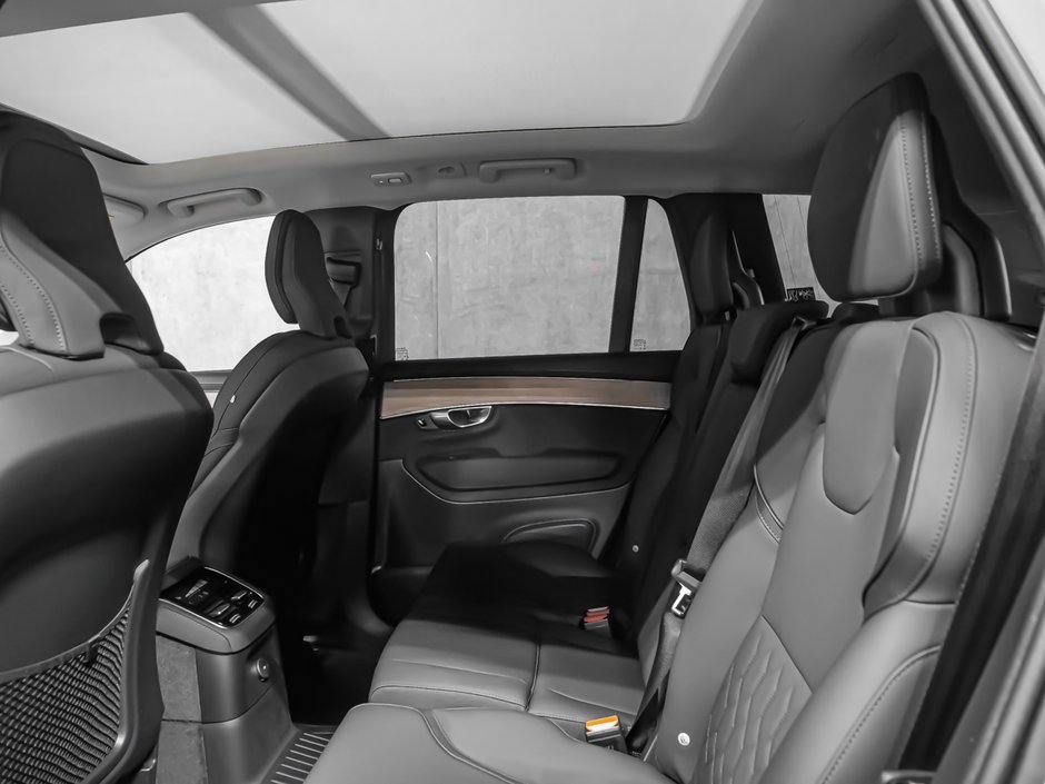 Volvo XC90 Plug-in hybrid Plus 7-Seater (Dark Theme) 2026-12