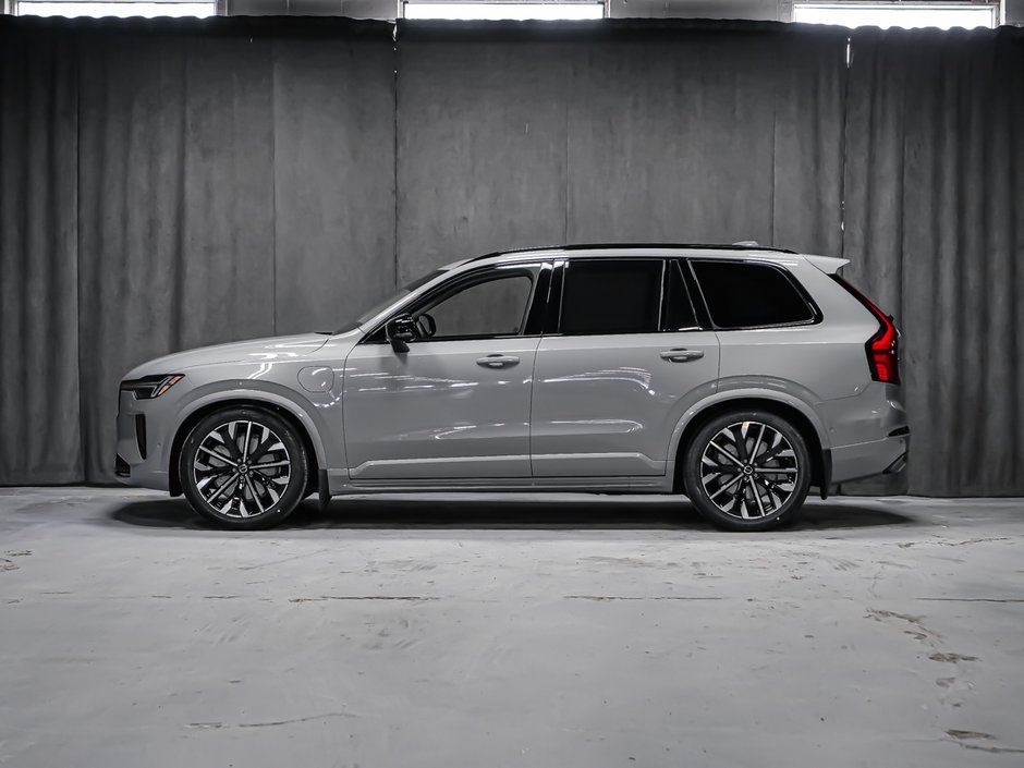Volvo XC90 Plug-in hybrid Ultra 7-Seater (Dark Theme) 2026-3