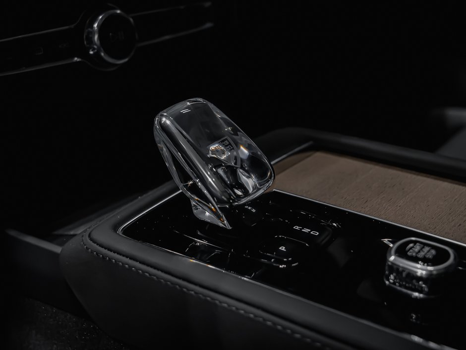 Volvo XC90 Plug-in hybrid Plus 7-Seater (Bright Theme) 2026-11