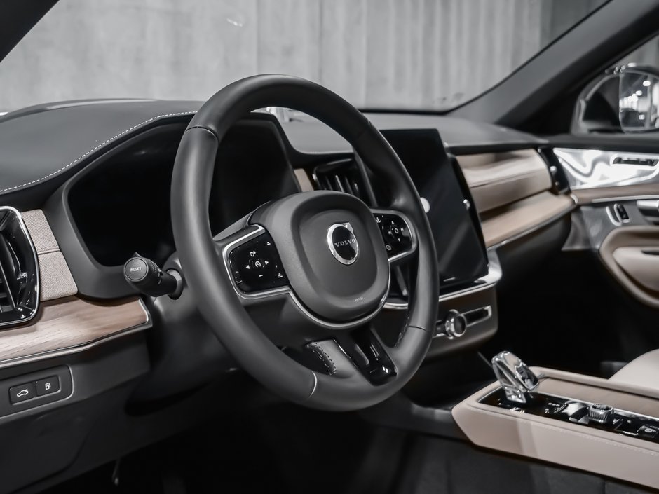 Volvo XC90 Plug-in hybrid Ultra 7-Seater (Dark Theme) 2026-8