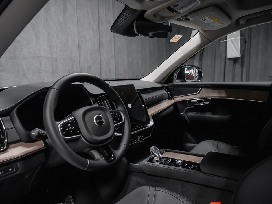 Volvo XC90 Plug-in hybrid Plus 7-Seater (Dark Theme) 2026-7