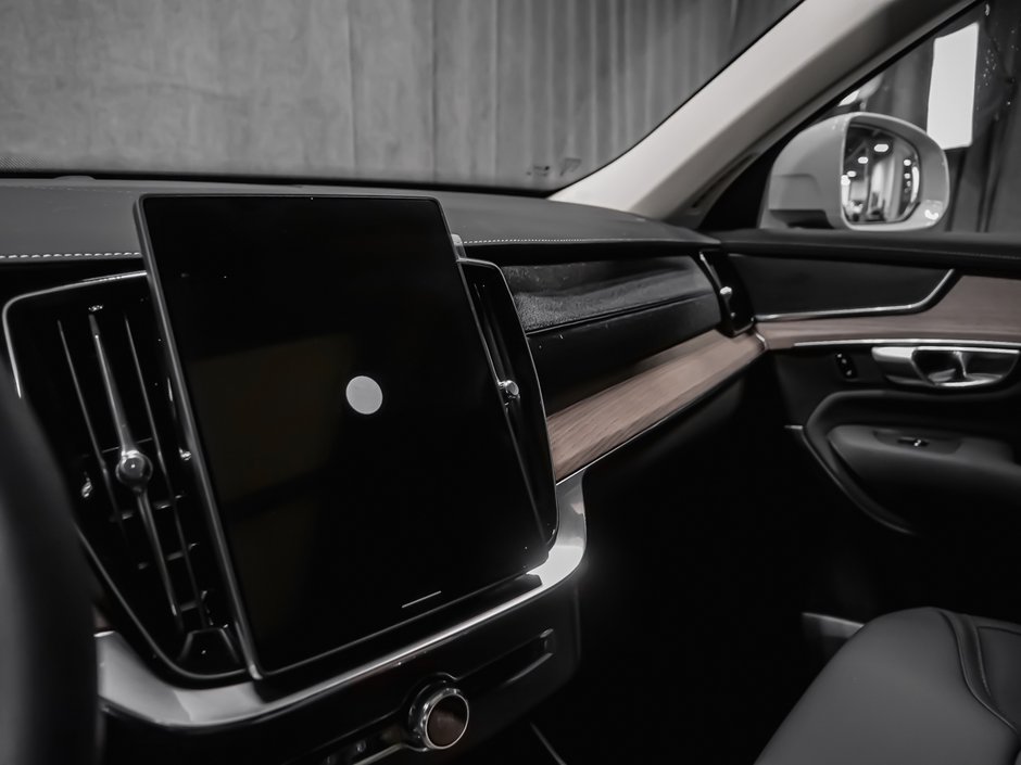 Volvo XC90 Plug-in hybrid Plus 7-Seater (Bright Theme) 2026-10