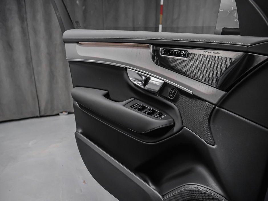 2026 Volvo XC90 Plug-in hybrid Ultra 6-Seater (Bright Theme)-8