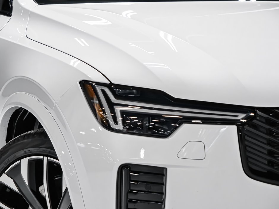 2026 Volvo XC90 Plug-in hybrid Ultra 7-Seater (Dark Theme)-14