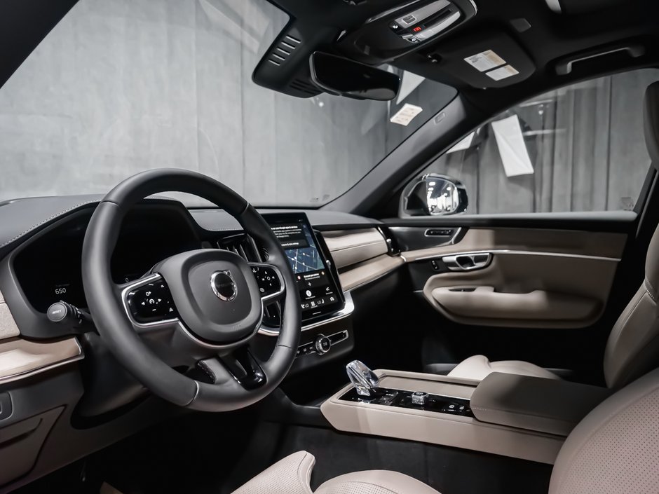 2026 Volvo XC90 Plug-in hybrid Ultra 7-Seater (Dark Theme)-6