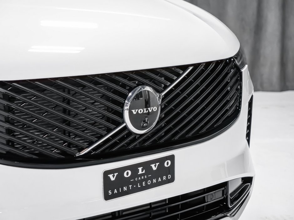 2026 Volvo XC90 Plug-in hybrid Ultra 7-Seater (Dark Theme)-15