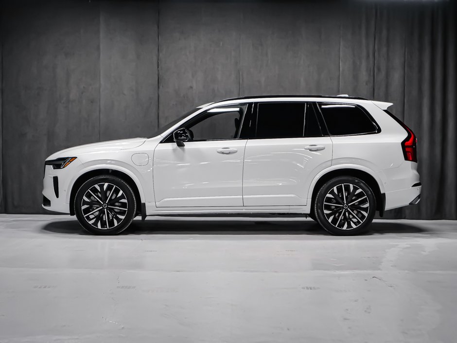 2026 Volvo XC90 Plug-in hybrid Ultra 7-Seater (Dark Theme)-2