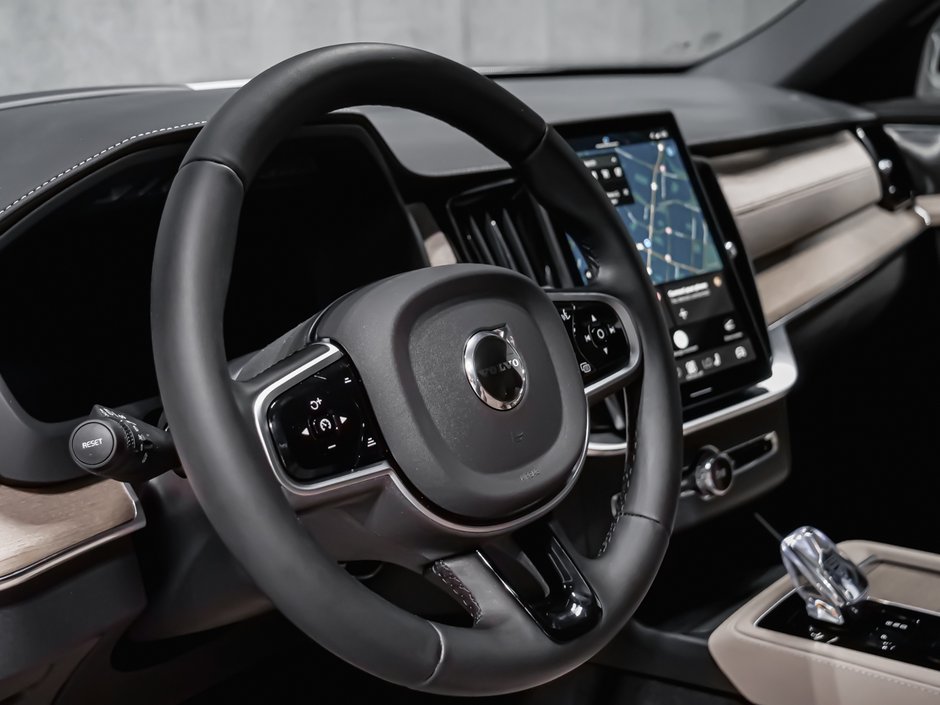 2026 Volvo XC90 Plug-in hybrid Ultra 7-Seater (Dark Theme)-8