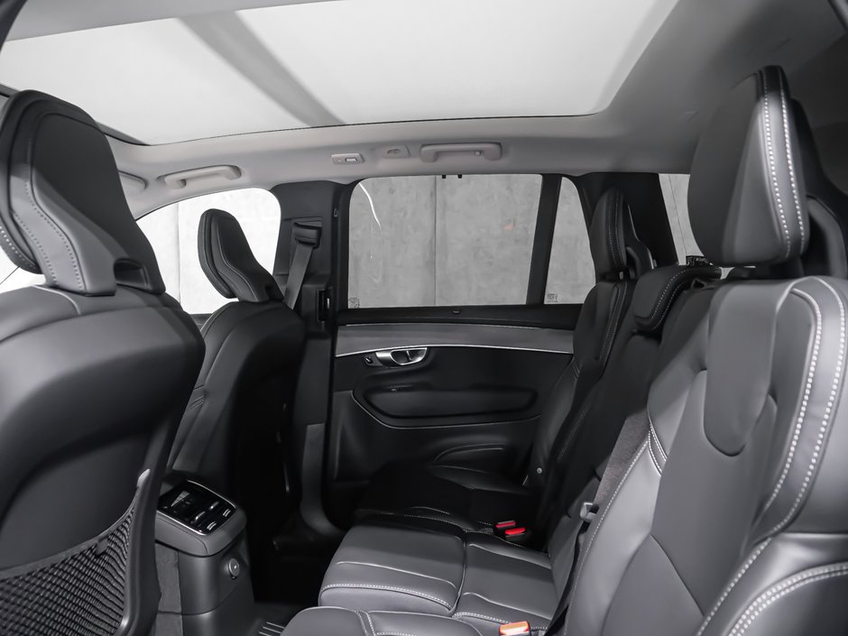 2026 Volvo XC90 Plug-in hybrid Ultra 7-Seater (Dark Theme)-11