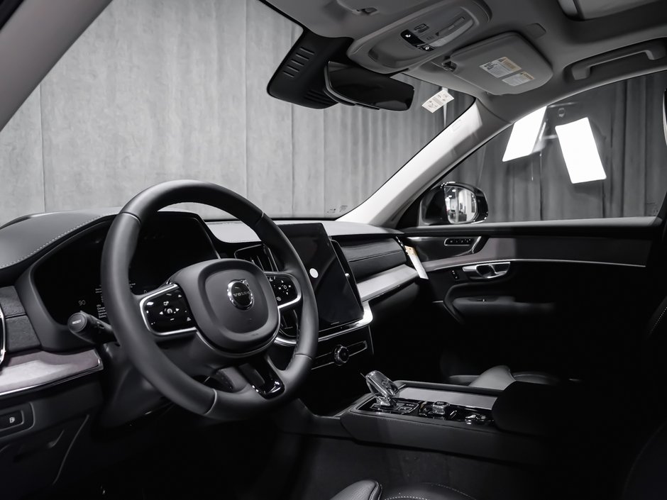 2026 Volvo XC90 Plug-in hybrid Ultra 7-Seater (Dark Theme)-5