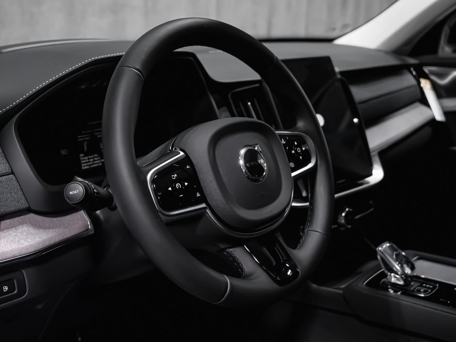 2026 Volvo XC90 Plug-in hybrid Ultra 7-Seater (Dark Theme)-7