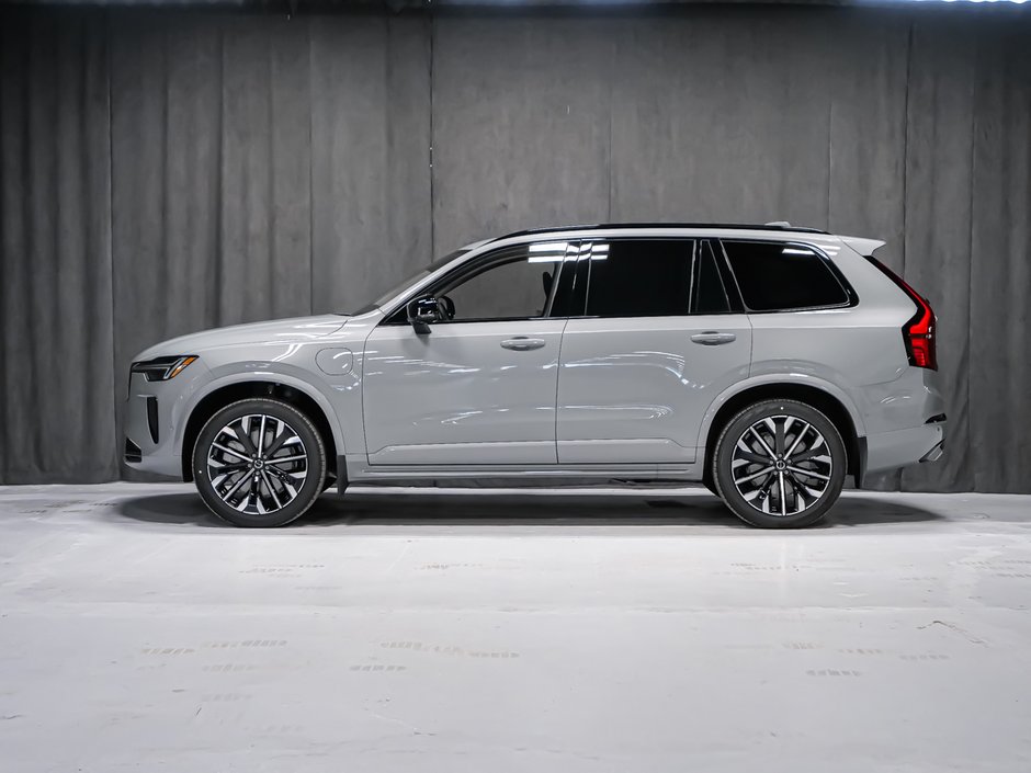 2026 Volvo XC90 Plug-in hybrid Ultra 7-Seater (Dark Theme)-2
