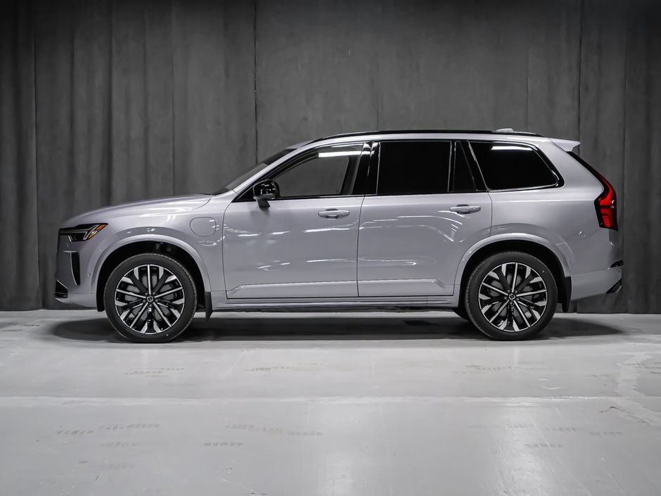 2026 Volvo XC90 Plug-in hybrid Ultra 7-Seater (Dark Theme)-2