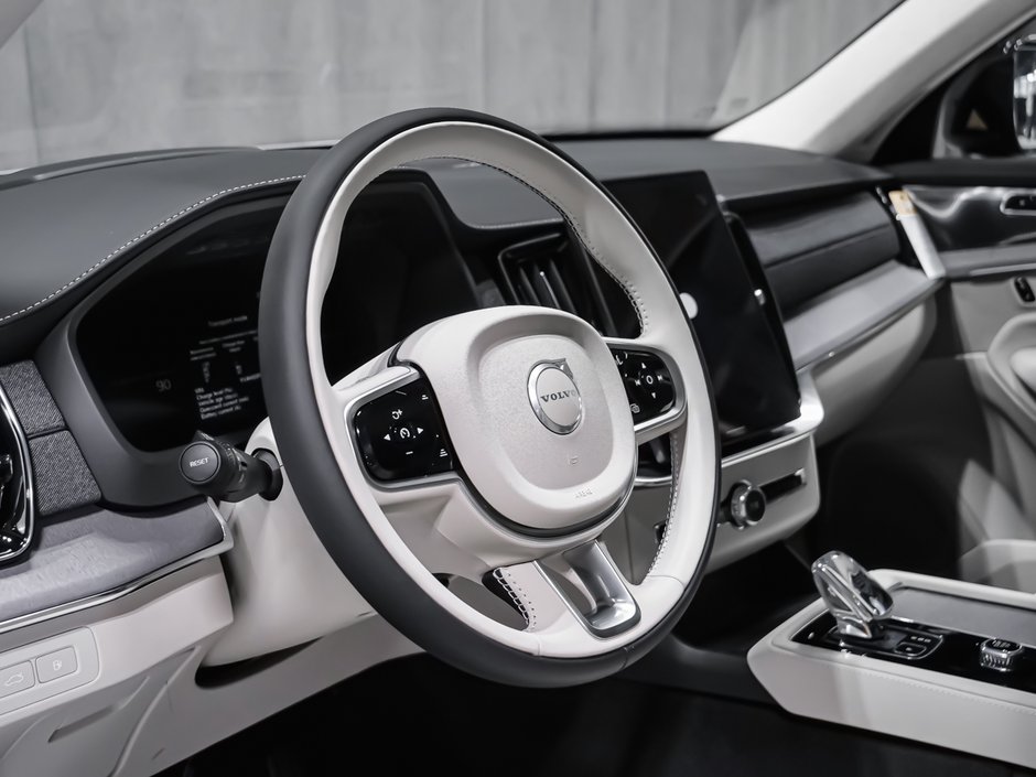 2026 Volvo XC90 Plug-in hybrid Ultra 7-Seater (Dark Theme)-7