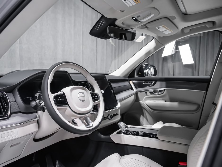 2026 Volvo XC90 Plug-in hybrid Ultra 7-Seater (Dark Theme)-5
