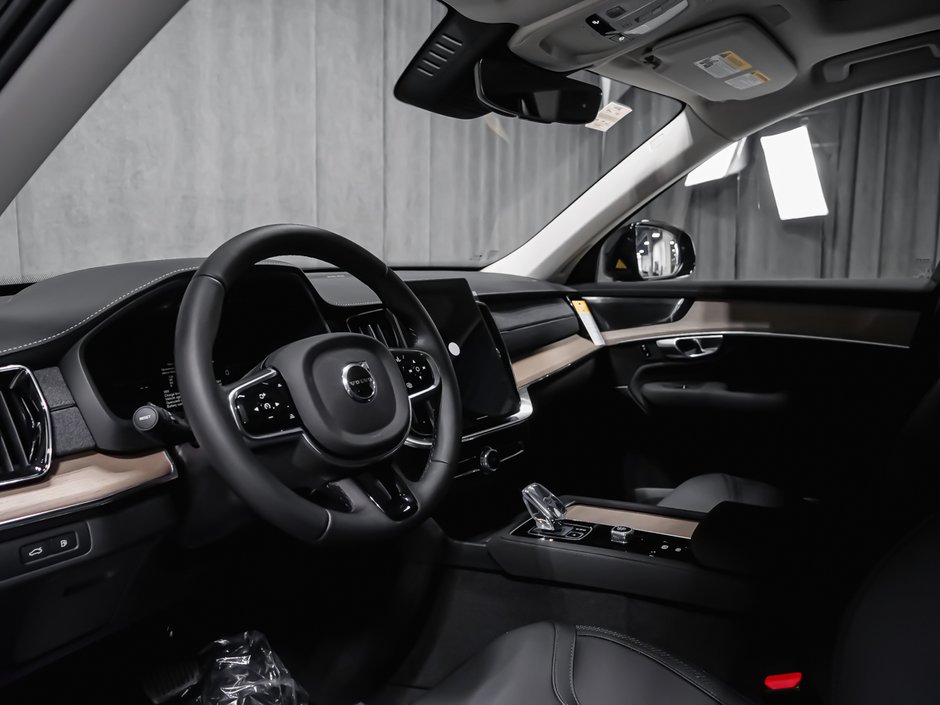 2026 Volvo XC90 Plug-in hybrid Plus 7-Seater (Dark Theme)-5