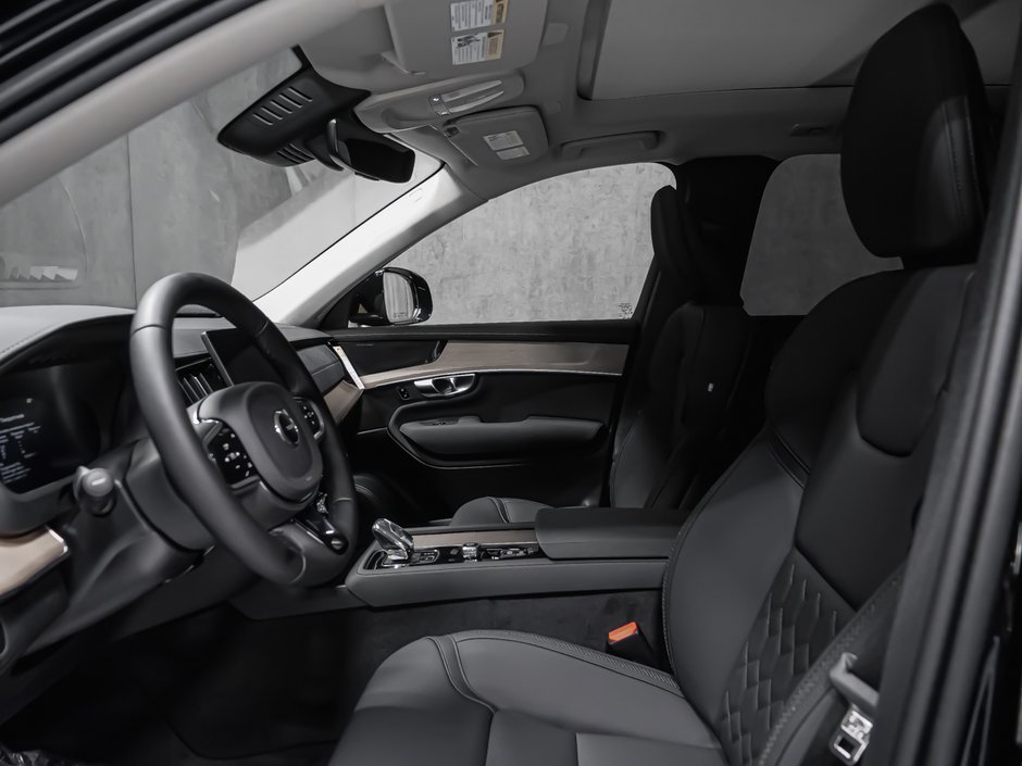 2026 Volvo XC90 Plug-in hybrid Plus 7-Seater (Dark Theme)-10