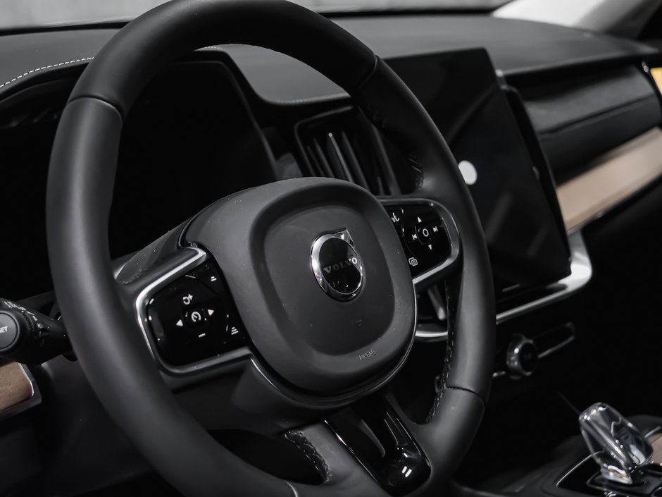 2026 Volvo XC90 Plug-in hybrid Plus 7-Seater (Dark Theme)-7