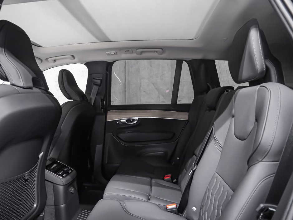 2026 Volvo XC90 Plug-in hybrid Plus 7-Seater (Dark Theme)-11