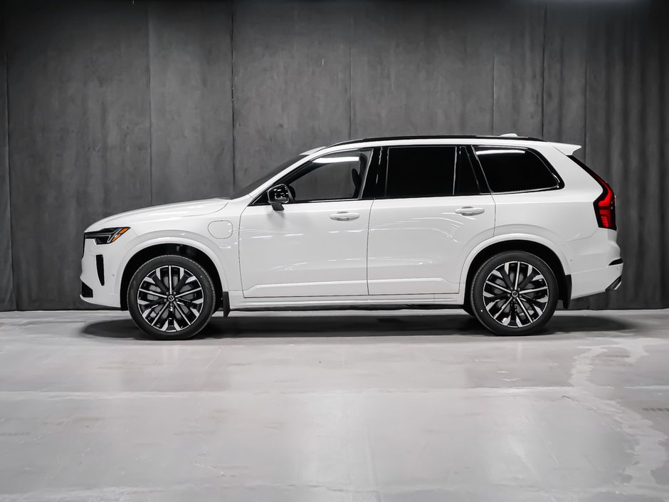 2026 Volvo XC90 Plug-in hybrid Plus 7-Seater (Dark Theme)-2