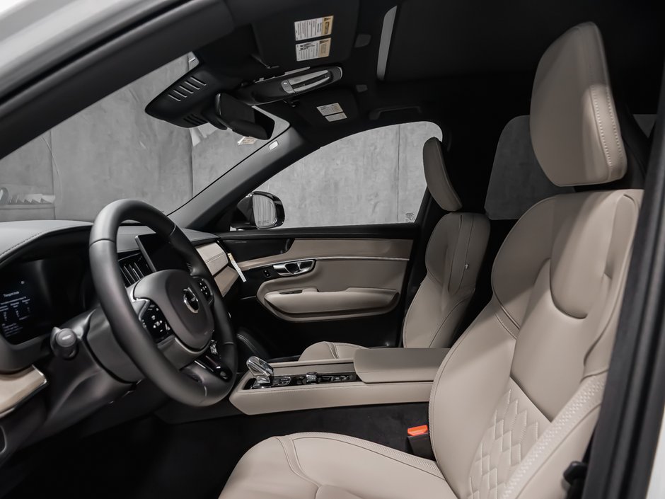 2026 Volvo XC90 Plug-in hybrid Plus 7-Seater (Dark Theme)-10