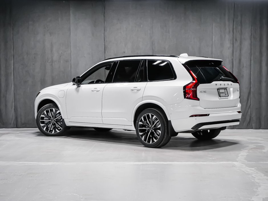 2026 Volvo XC90 Plug-in hybrid Plus 7-Seater (Dark Theme)-3