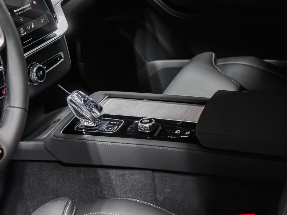 Volvo XC90 Plug-in hybrid Ultra 7-Seater (Dark Theme) 2026-6