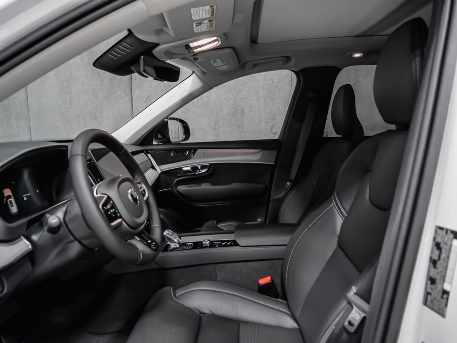 Volvo XC90 Plug-in hybrid Ultra 7-Seater (Dark Theme) 2026-10