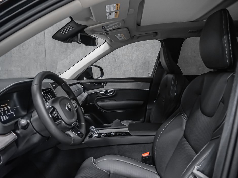 Volvo XC90 Plug-in hybrid Ultra 7-Seater (Dark Theme) 2027-11