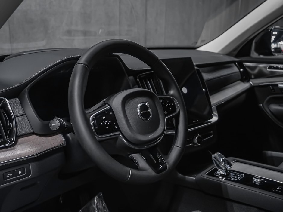 Volvo XC90 Plug-in hybrid Ultra 7-Seater (Dark Theme) 2027-7