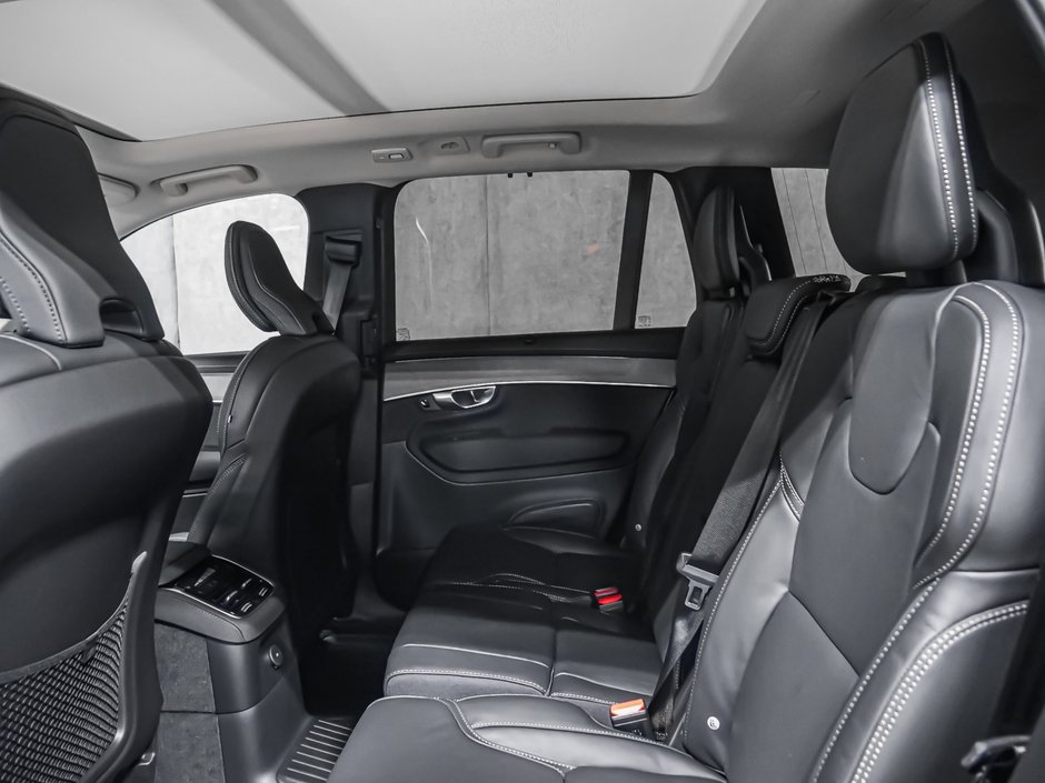 Volvo XC90 Plug-in hybrid Ultra 7-Seater (Dark Theme) 2027-12